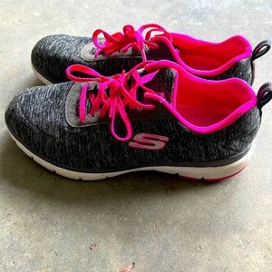 Women’s sketchers sneakers